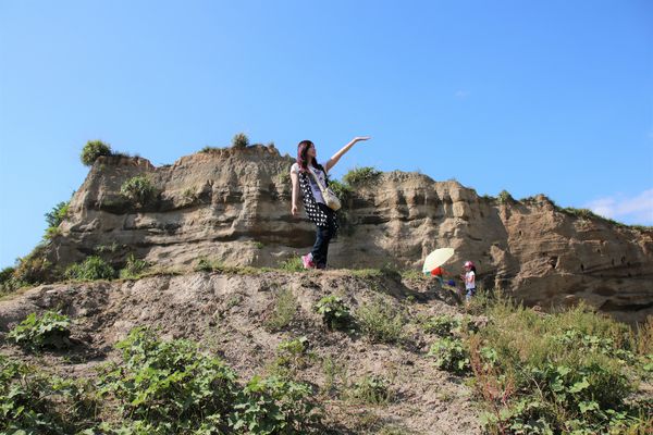 八里林口水牛坑:【新北市林口景點】水牛坑~台版美國大峽谷,林口秘境夢幻湖畔,擎天崗式大草原,婚紗電影外拍聖地