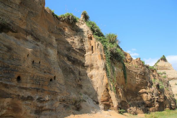 八里林口水牛坑:【新北市林口景點】水牛坑~台版美國大峽谷,林口秘境夢幻湖畔,擎天崗式大草原,婚紗電影外拍聖地