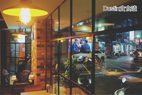 PALM PASTA 棕櫚樹義大利麵(信義店)：【北醫商圈】直播賽事運動餐廳｜象山美景飽食の早午餐首選『 PALM PASTA 棕櫚樹義大利麵』