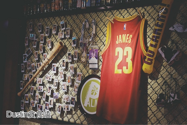 PALM PASTA 棕櫚樹義大利麵(信義店)：【北醫商圈】直播賽事運動餐廳｜象山美景飽食の早午餐首選『 PALM PASTA 棕櫚樹義大利麵』