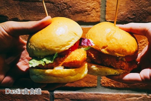 PALM PASTA 棕櫚樹義大利麵(信義店)：【北醫商圈】直播賽事運動餐廳｜象山美景飽食の早午餐首選『 PALM PASTA 棕櫚樹義大利麵』