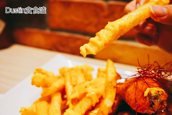 PALM PASTA 棕櫚樹義大利麵(信義店)：【北醫商圈】直播賽事運動餐廳｜象山美景飽食の早午餐首選『 PALM PASTA 棕櫚樹義大利麵』