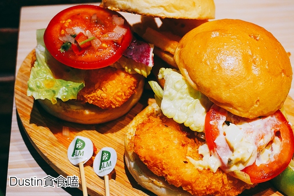 PALM PASTA 棕櫚樹義大利麵(信義店)：【北醫商圈】直播賽事運動餐廳｜象山美景飽食の早午餐首選『 PALM PASTA 棕櫚樹義大利麵』