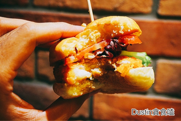 PALM PASTA 棕櫚樹義大利麵(信義店)：【北醫商圈】直播賽事運動餐廳｜象山美景飽食の早午餐首選『 PALM PASTA 棕櫚樹義大利麵』