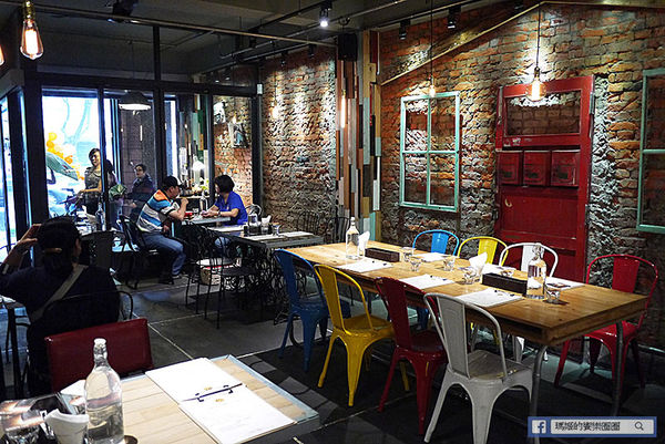 台北美食【黑熊愛跳舞Moon Bear Loves Dancing】台魂新美式餐廳。六張犂餐酒館。六張犁新美式餐廳推薦