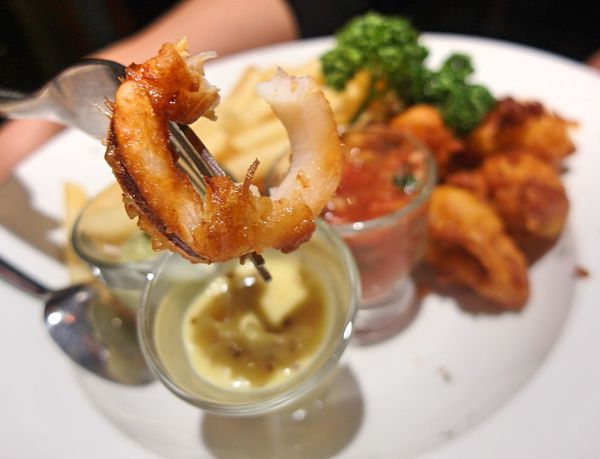 黑熊愛跳舞 Moon beer loves dancing:❤️美食❤️【台北。大安】黑熊愛跳舞 Moon bear loves dancing ★牛肚牛肉起司漢堡/金門高粱香腸牛肉起司漢堡/新奇創意漢堡/愛評體驗團