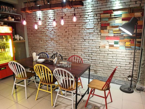 黑熊愛跳舞 Moon beer loves dancing:❤️美食❤️【台北。大安】黑熊愛跳舞 Moon bear loves dancing ★牛肚牛肉起司漢堡/金門高粱香腸牛肉起司漢堡/新奇創意漢堡/愛評體驗團