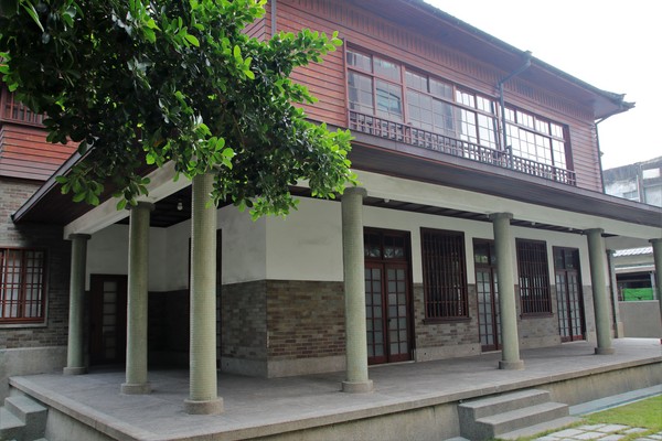 愛國婦人會館：【台南中西區景點】愛國婦人會館~以日式的木造房做為背景 文創商品趣味充滿在地藝文特色