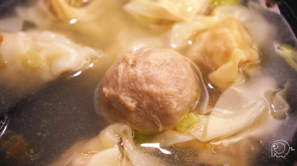 餛飩貢丸湯