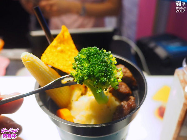 Go-cup 夠客杯:Go-Cup 夠客杯,花朵牛肋杯逢甲夜市IG打卡新亮點~