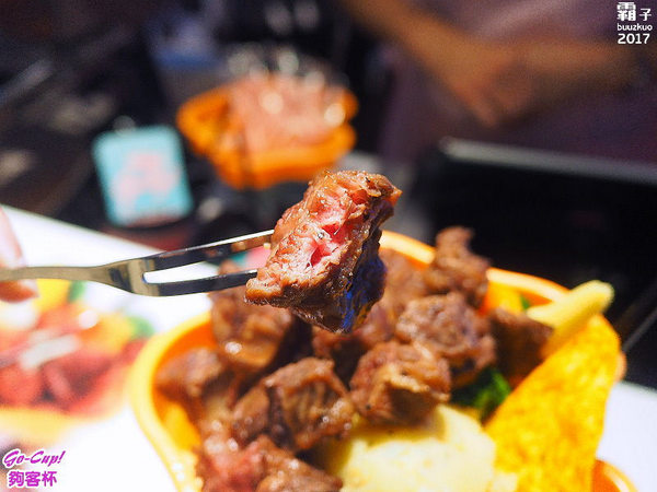 Go-cup 夠客杯:Go-Cup 夠客杯,花朵牛肋杯逢甲夜市IG打卡新亮點~