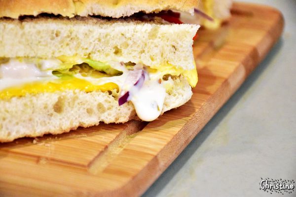 【新北。美食】新莊 / 凱啡小屋，豐盛早午餐，輕食甜點咖啡，街頭上家庭式小屋，新莊高中旁