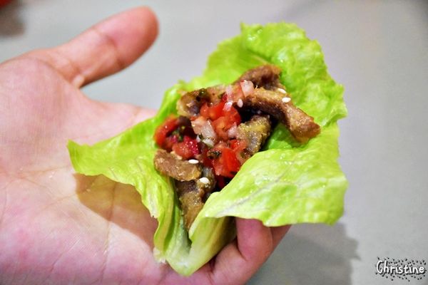 【新北。美食】新莊 / 凱啡小屋，豐盛早午餐，輕食甜點咖啡，街頭上家庭式小屋，新莊高中旁