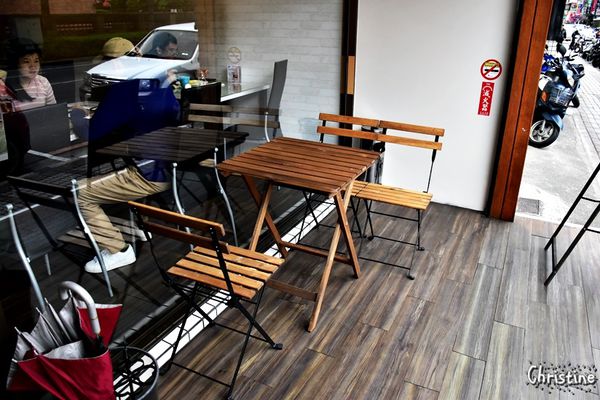 【新北。美食】新莊 / 凱啡小屋，豐盛早午餐，輕食甜點咖啡，街頭上家庭式小屋，新莊高中旁