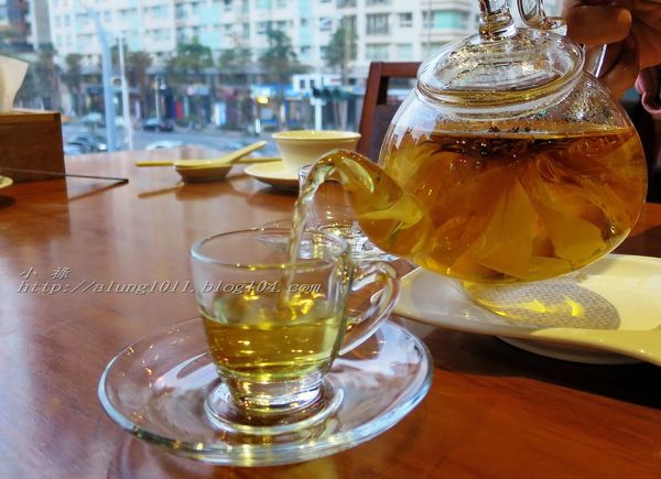 柚子樹健康蔬食料理(美術店)：健康美味、視覺味覺兼具~~     ..柚子樹健康蔬食料理/美術店    /愛評體驗團