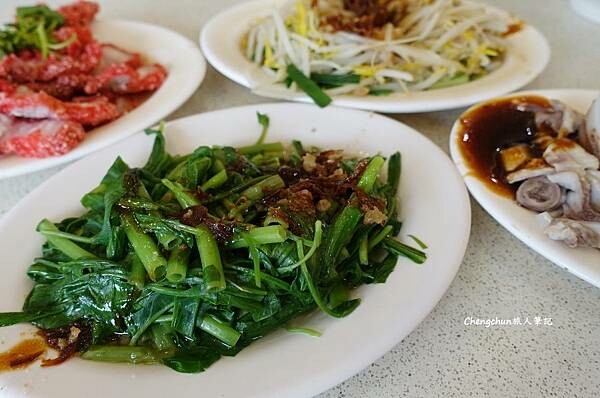 汐止人的早午餐【汐止街仔內米粉湯】一吃成主顧，晚來吃不到 !