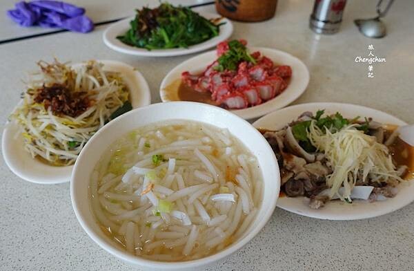 汐止人的早午餐【汐止街仔內米粉湯】一吃成主顧，晚來吃不到 !