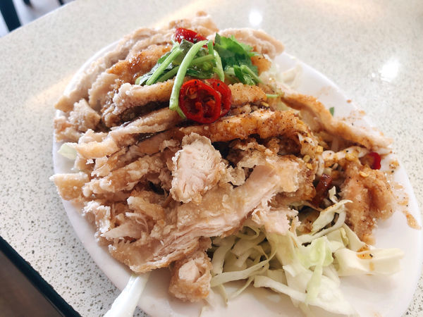 圓圓家愛吃貨-《新北汐止》中正市場巷仔內米粉湯，從小吃到大的好味道，不快點來就賣完囉