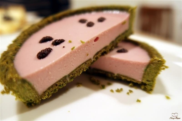 Tom&Maggy 幸福肥 • 手作點心：三重美食 幸福肥手作點心 超可愛龍貓甜點/萌萌達菲馬卡龍 抹茶塔/生巧克力塔 三重下午茶推薦~