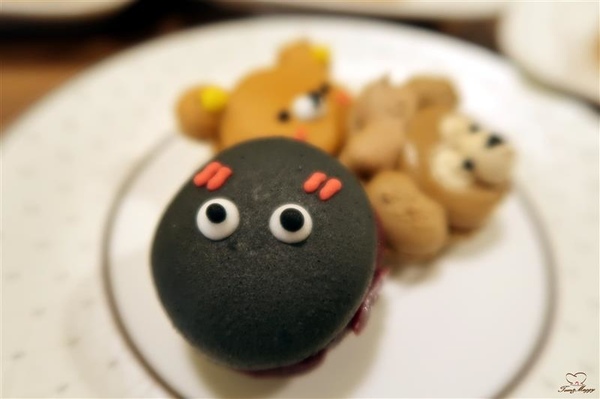 Tom&Maggy 幸福肥 • 手作點心：三重美食 幸福肥手作點心 超可愛龍貓甜點/萌萌達菲馬卡龍 抹茶塔/生巧克力塔 三重下午茶推薦~