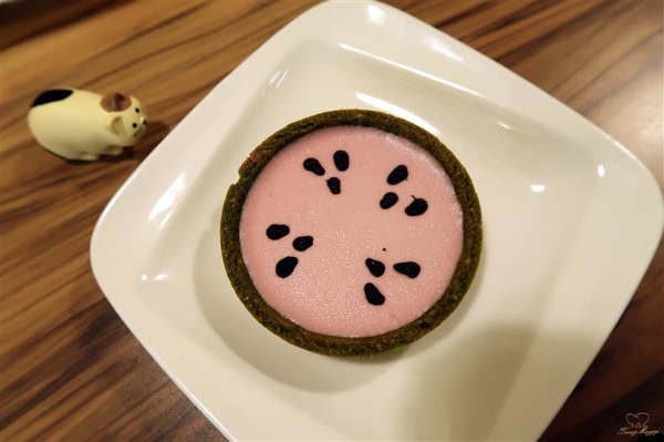 Tom&Maggy 幸福肥 • 手作點心：三重美食 幸福肥手作點心 超可愛龍貓甜點/萌萌達菲馬卡龍 抹茶塔/生巧克力塔 三重下午茶推薦~