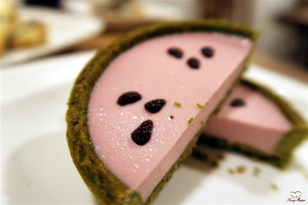 Tom&Maggy 幸福肥 • 手作點心：三重美食 幸福肥手作點心 超可愛龍貓甜點/萌萌達菲馬卡龍 抹茶塔/生巧克力塔 三重下午茶推薦~