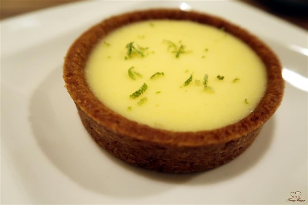 Tom&Maggy 幸福肥 • 手作點心：三重美食 幸福肥手作點心 超可愛龍貓甜點/萌萌達菲馬卡龍 抹茶塔/生巧克力塔 三重下午茶推薦~