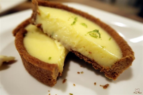 Tom&Maggy 幸福肥 • 手作點心：三重美食 幸福肥手作點心 超可愛龍貓甜點/萌萌達菲馬卡龍 抹茶塔/生巧克力塔 三重下午茶推薦~