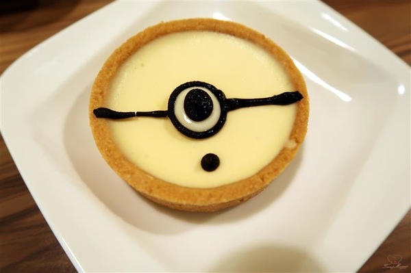 Tom&Maggy 幸福肥 • 手作點心：三重美食 幸福肥手作點心 超可愛龍貓甜點/萌萌達菲馬卡龍 抹茶塔/生巧克力塔 三重下午茶推薦~