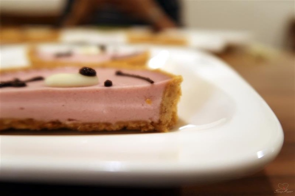 Tom&Maggy 幸福肥 • 手作點心：三重美食 幸福肥手作點心 超可愛龍貓甜點/萌萌達菲馬卡龍 抹茶塔/生巧克力塔 三重下午茶推薦~