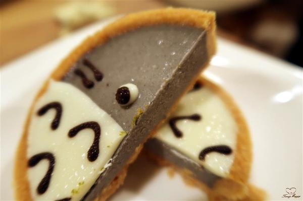 Tom&Maggy 幸福肥 • 手作點心：三重美食 幸福肥手作點心 超可愛龍貓甜點/萌萌達菲馬卡龍 抹茶塔/生巧克力塔 三重下午茶推薦~