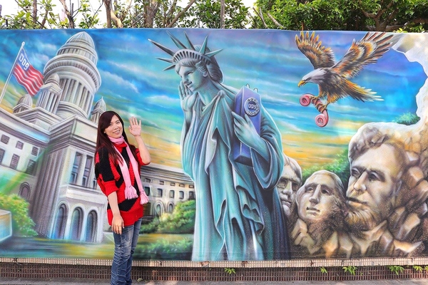 3D圖龍彩繪:【台北景點】中華電信3D圖龍彩繪牆~自由發揮創意跟彩繪圖互動,環遊世界是如此的輕輕鬆鬆,不再是遙不可及的夢想唷