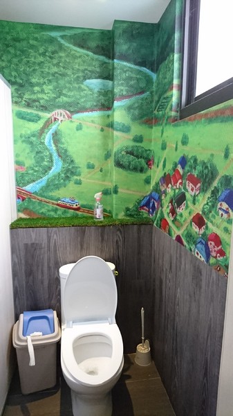 醜比頭森林鍋物：台中西屯~醜比頭森林鍋物主題餐廳~屁桃君醜的可愛又療癒~樹洞特色包廂也太好拍了吧~