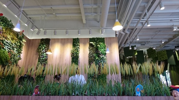 醜比頭森林鍋物：台中西屯~醜比頭森林鍋物主題餐廳~屁桃君醜的可愛又療癒~樹洞特色包廂也太好拍了吧~