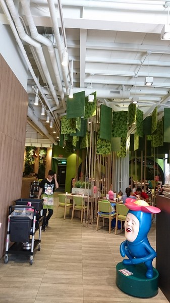 醜比頭森林鍋物：台中西屯~醜比頭森林鍋物主題餐廳~屁桃君醜的可愛又療癒~樹洞特色包廂也太好拍了吧~