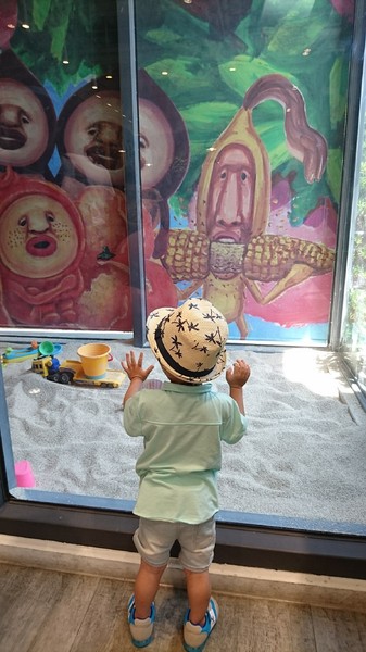 醜比頭森林鍋物：台中西屯~醜比頭森林鍋物主題餐廳~屁桃君醜的可愛又療癒~樹洞特色包廂也太好拍了吧~