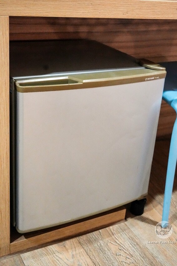 台中市南區忠孝夜市中平價實惠的住宿空間,下樓就能吃正老牌臭豆腐麵線糊、永德堂薏仁牛奶等美食! 傳思文旅Trans Inn