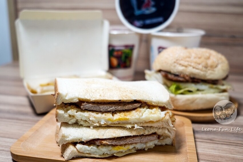 台中市南區忠孝夜市中平價實惠的住宿空間,下樓就能吃正老牌臭豆腐麵線糊、永德堂薏仁牛奶等美食! 傳思文旅Trans Inn