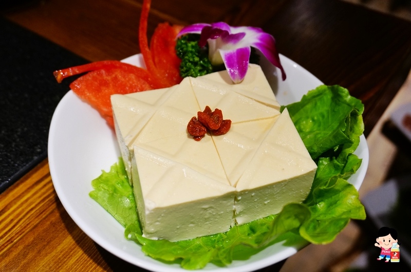 板橋車站美食.東華川府重慶老火鍋.八卦鴛鴦鍋.九宮格火鍋.板橋美食.板橋麻辣鍋.板橋火鍋.