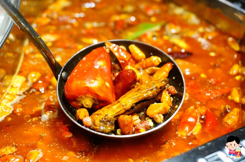 板橋車站美食.東華川府重慶老火鍋.八卦鴛鴦鍋.九宮格火鍋.板橋美食.板橋麻辣鍋.板橋火鍋.