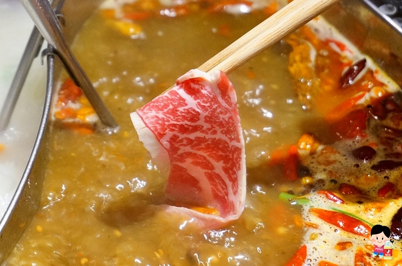 板橋車站美食.東華川府重慶老火鍋.八卦鴛鴦鍋.九宮格火鍋.板橋美食.板橋麻辣鍋.板橋火鍋.