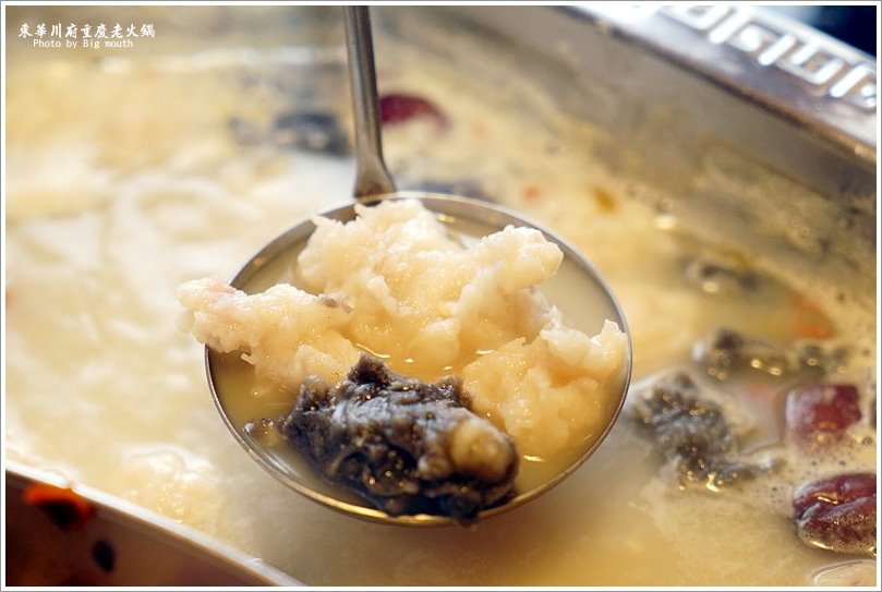 【板橋美食】東華川府重慶老火鍋‧來自四川的道地風味!溫體牛豬肉、內臟必點!