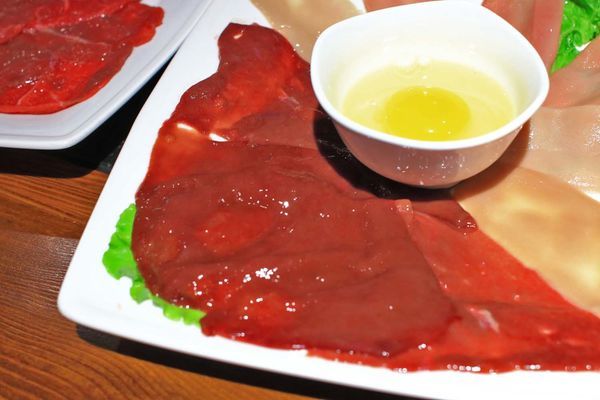 【板橋美食】重慶老火鍋-別的地方吃不到的正統重慶麻辣火鍋精髓美味!九宮格獨特吃法