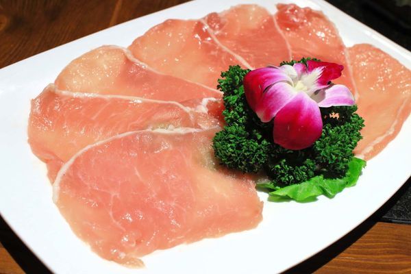 【板橋美食】重慶老火鍋-別的地方吃不到的正統重慶麻辣火鍋精髓美味!九宮格獨特吃法