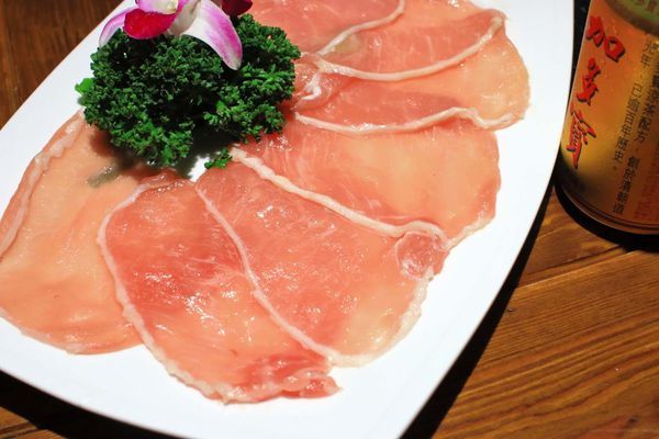 【板橋美食】重慶老火鍋-別的地方吃不到的正統重慶麻辣火鍋精髓美味!九宮格獨特吃法