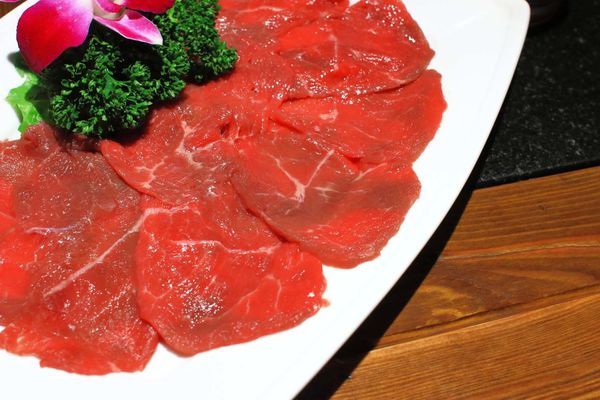 【板橋美食】重慶老火鍋-別的地方吃不到的正統重慶麻辣火鍋精髓美味!九宮格獨特吃法