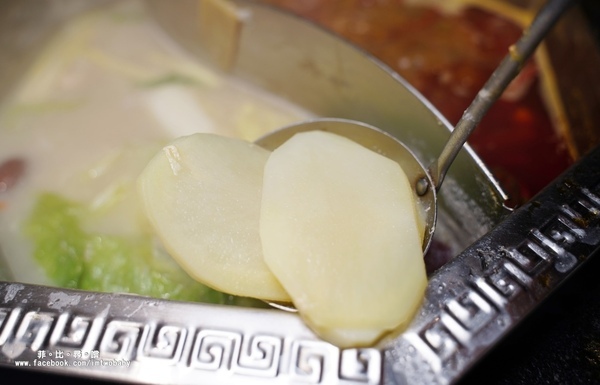 東華川府重慶老火鍋:東華川府重慶老火鍋 正宗重慶老火鍋的辣香鮮美 縈繞舌尖的道地好滋味!板橋必吃美食/麻辣火鍋推薦/文末有驚喜