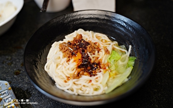 東華川府重慶老火鍋:東華川府重慶老火鍋 正宗重慶老火鍋的辣香鮮美 縈繞舌尖的道地好滋味!板橋必吃美食/麻辣火鍋推薦/文末有驚喜