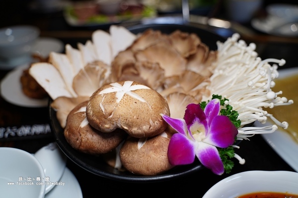 東華川府重慶老火鍋:東華川府重慶老火鍋 正宗重慶老火鍋的辣香鮮美 縈繞舌尖的道地好滋味!板橋必吃美食/麻辣火鍋推薦/文末有驚喜