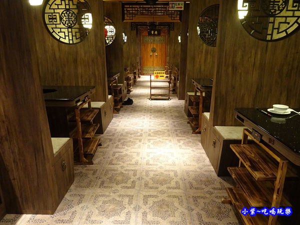 二樓用餐區-東華川府重慶老火鍋 (3).jpg